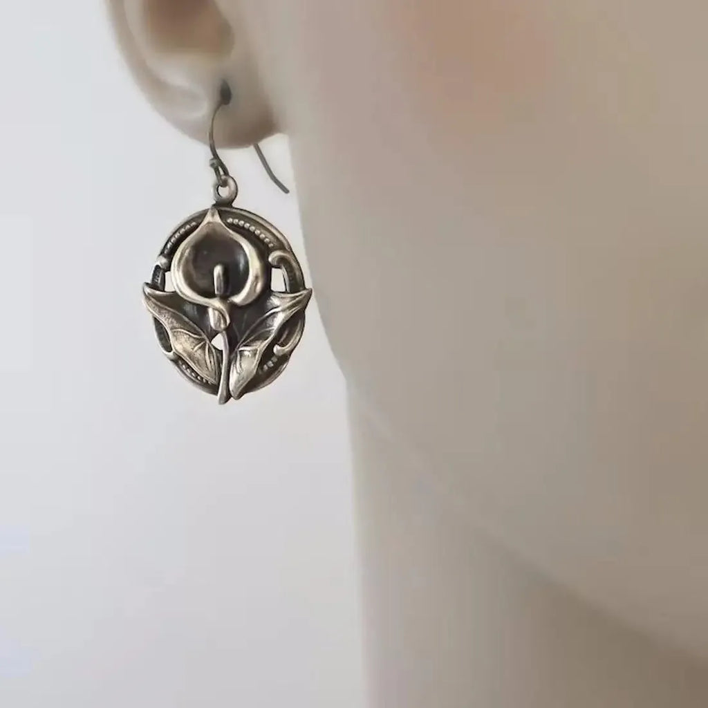 Vintage Bohemian Carved Flower Pendant Pearl Drop Earrings for Women Gift