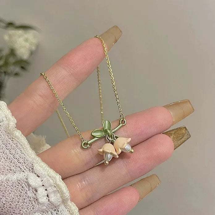 Enamel Bell Orchid Pearl Choker Necklace with Zinc Alloy Plant Pendant