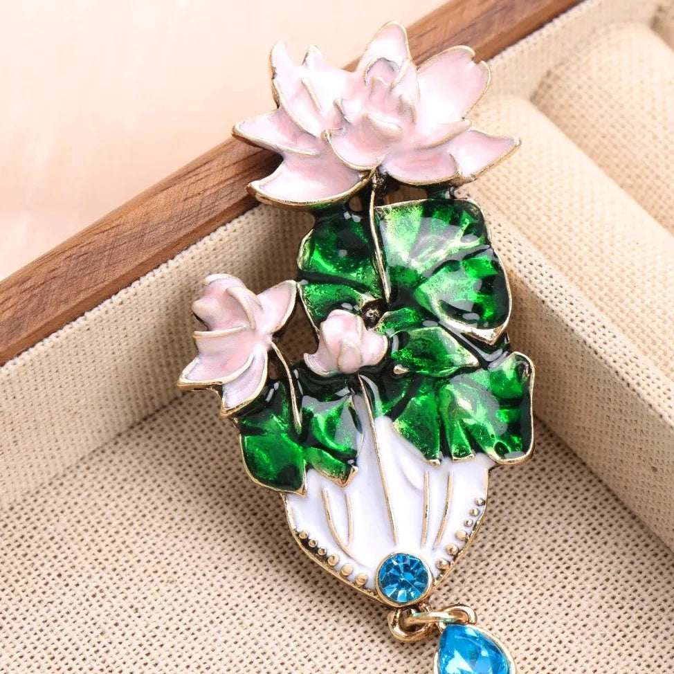Luxury Chinese-Style Lotus Leaf Brooch for Women Elegant Gift Accessory