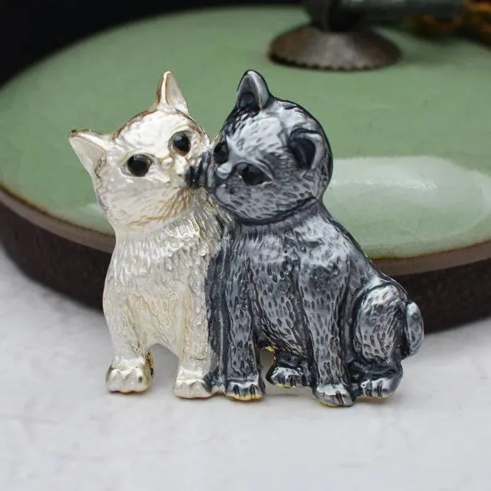 Women's Bicolor Cat Brooch Retro Animal Jewelry Gift for Women