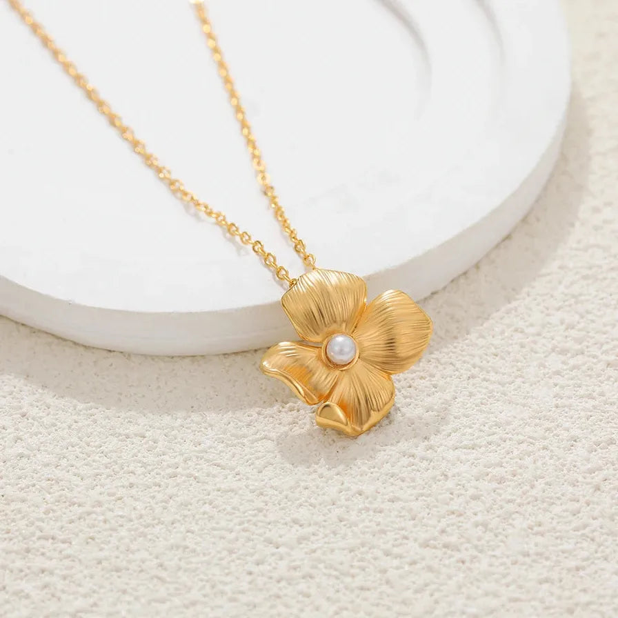 Delicate Twist Petal Pearl Necklace Gold Plated Textured Flower Jewelry Women