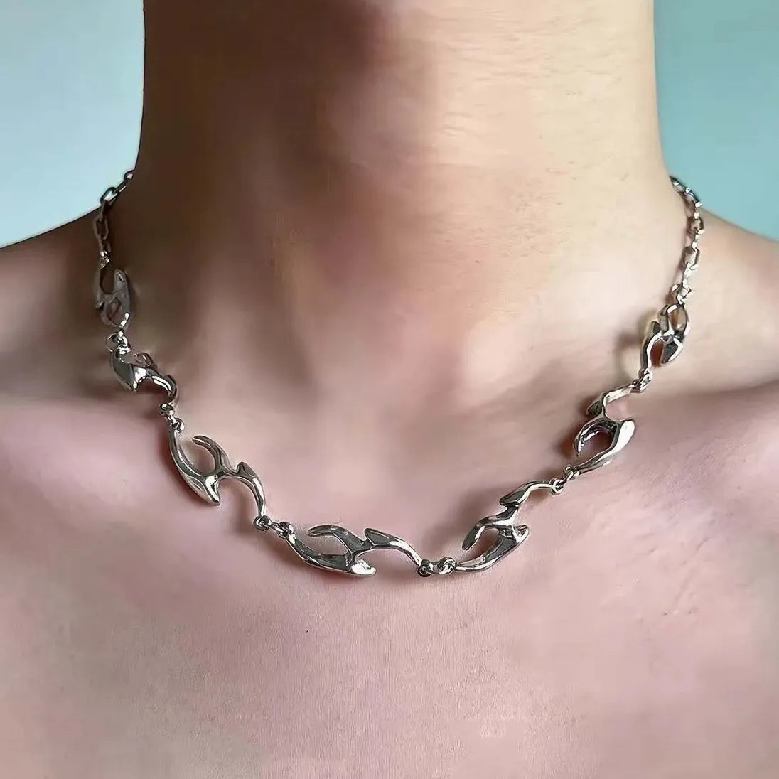 Gothic Twisted Snake Bone Chain Choker Necklace Punk Jewelry Fashion Accessory