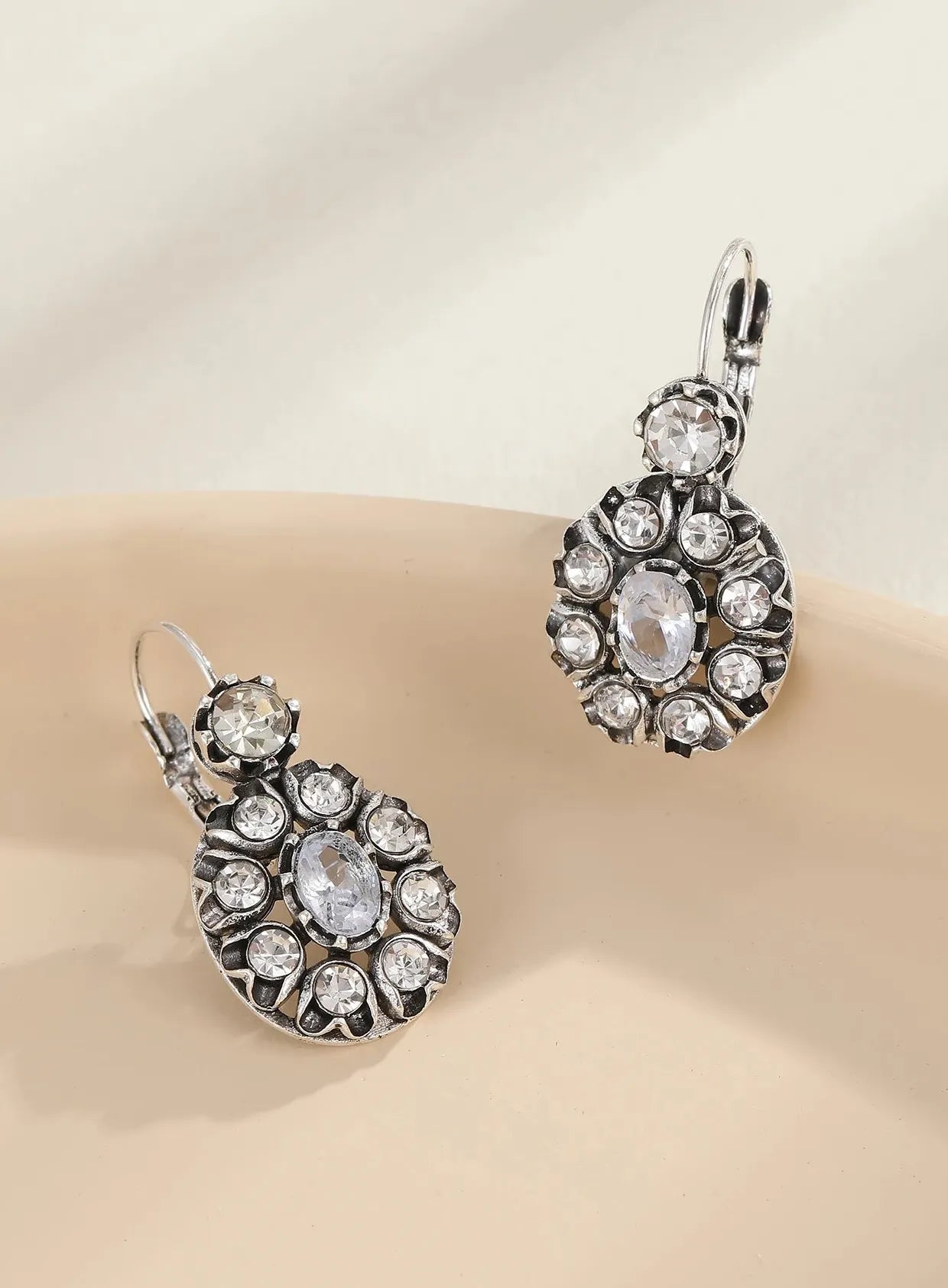 Flower Silvery Wedding Drop Earrings Ladies Fashion Jewelry Zinc Alloy Cubic Zirconia
