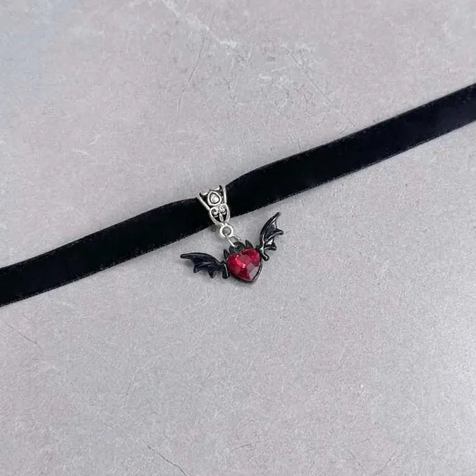 Punk Black Bat Wings Cotton Pendant Choker Necklace Gothic Red Heart Crystal Jewelry
