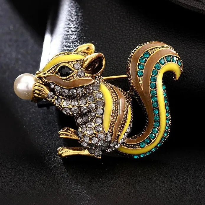 Classic Squirrel Brooch Pin Wedding Gift Jewelry for Men and Women