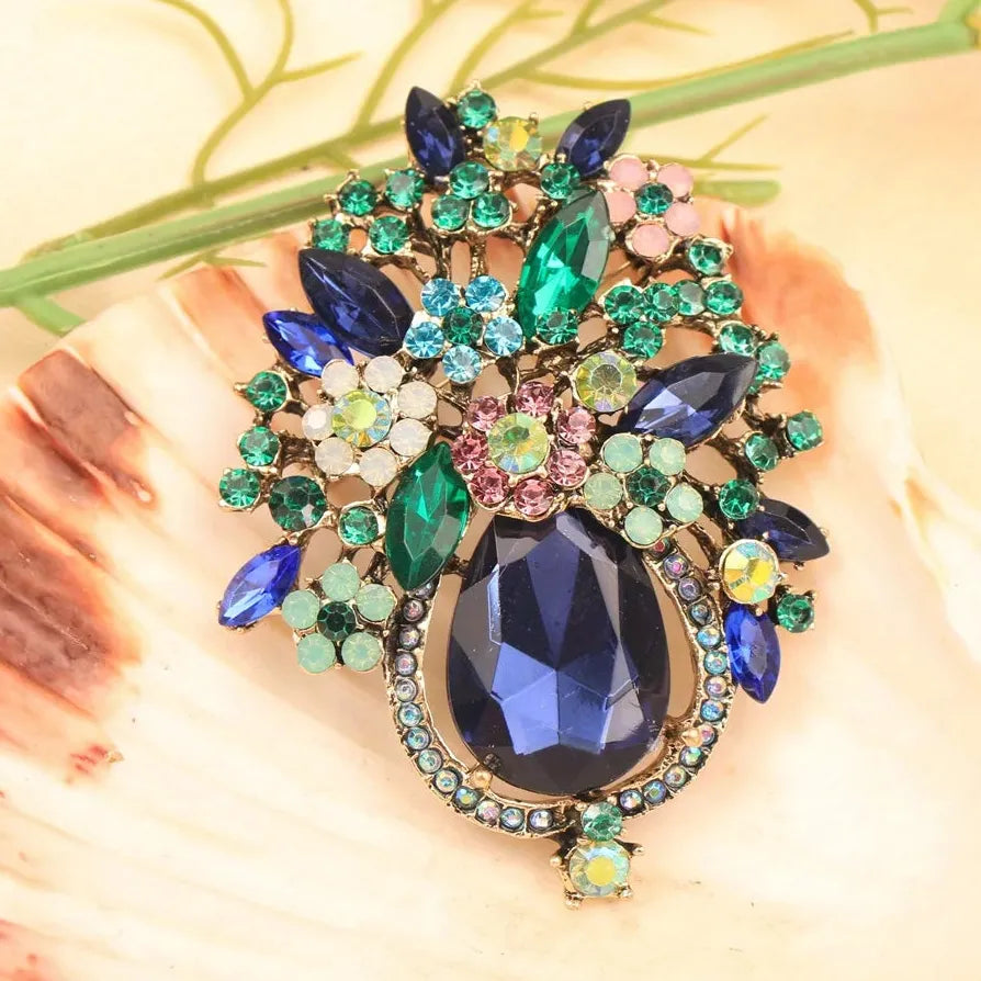 Luxury Classic Flower Brooch Pin for Women Men Elegant Gift Accessory