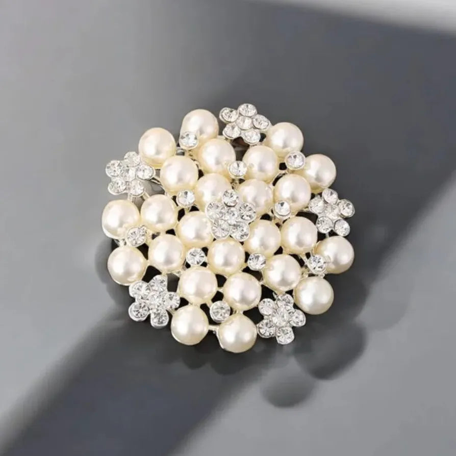 Luxury Openwork Floral Classic Brooch Gift for Women & Men