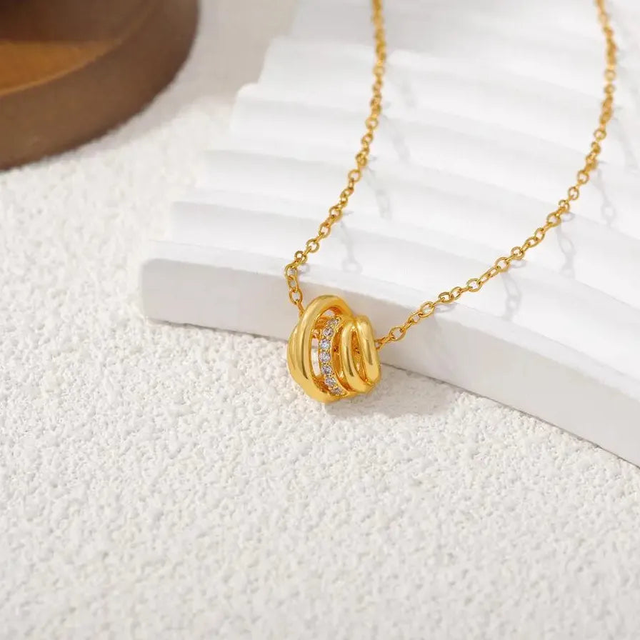 Classic Tiny Polycyclic Multi-Ring Pendant Necklace for Women Stainless Steel Gold Choker