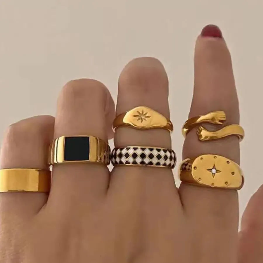 8Pcs Vintage Gold Metal Tulip Flower Rings Set Featuring Rhinestones for Women