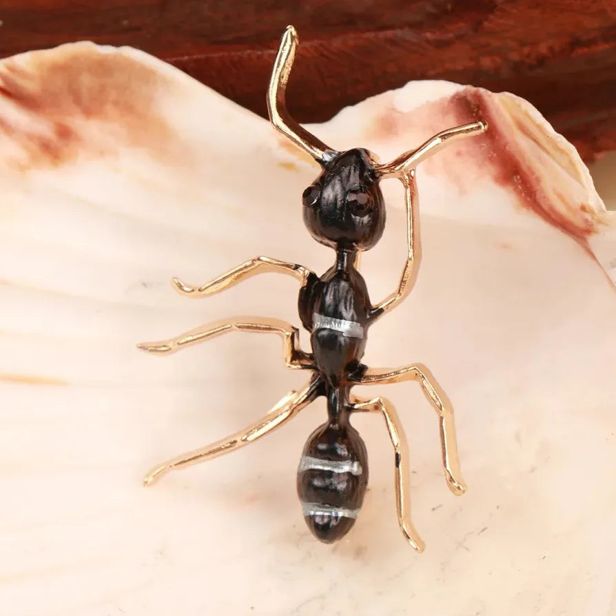 Luxury Classic Ant Brooch for Men and Women Elegant Gift Accessory