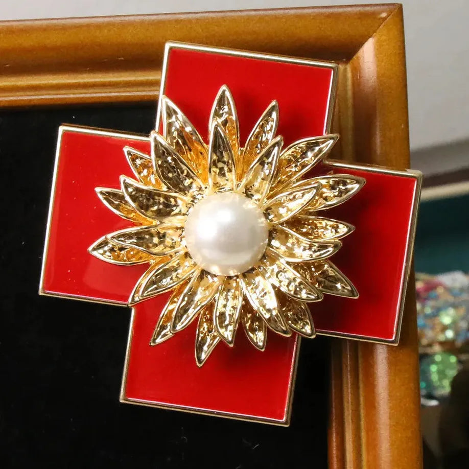 Luxury Floral Cross Brooch for Men and Women Elegant Gift Accessory