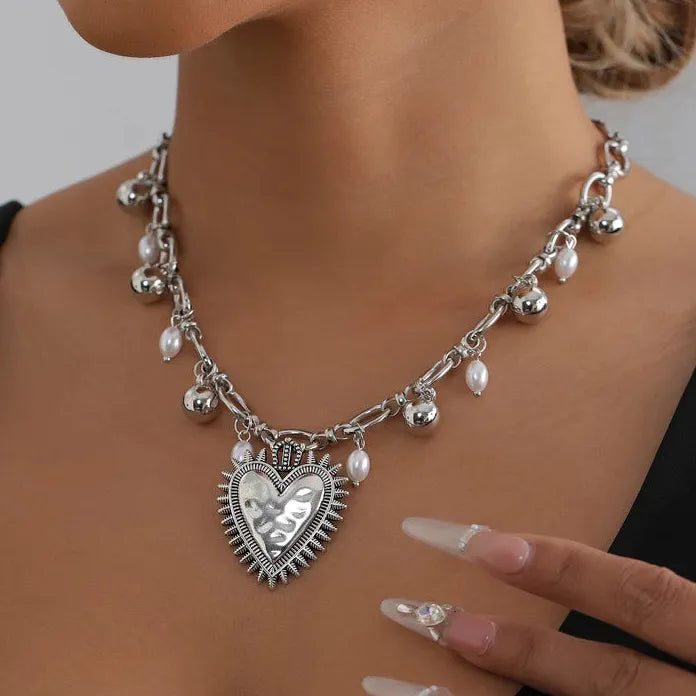 Vintage Heart Thorn Pendant Necklace with Pearl Ball Zinc Alloy Gift