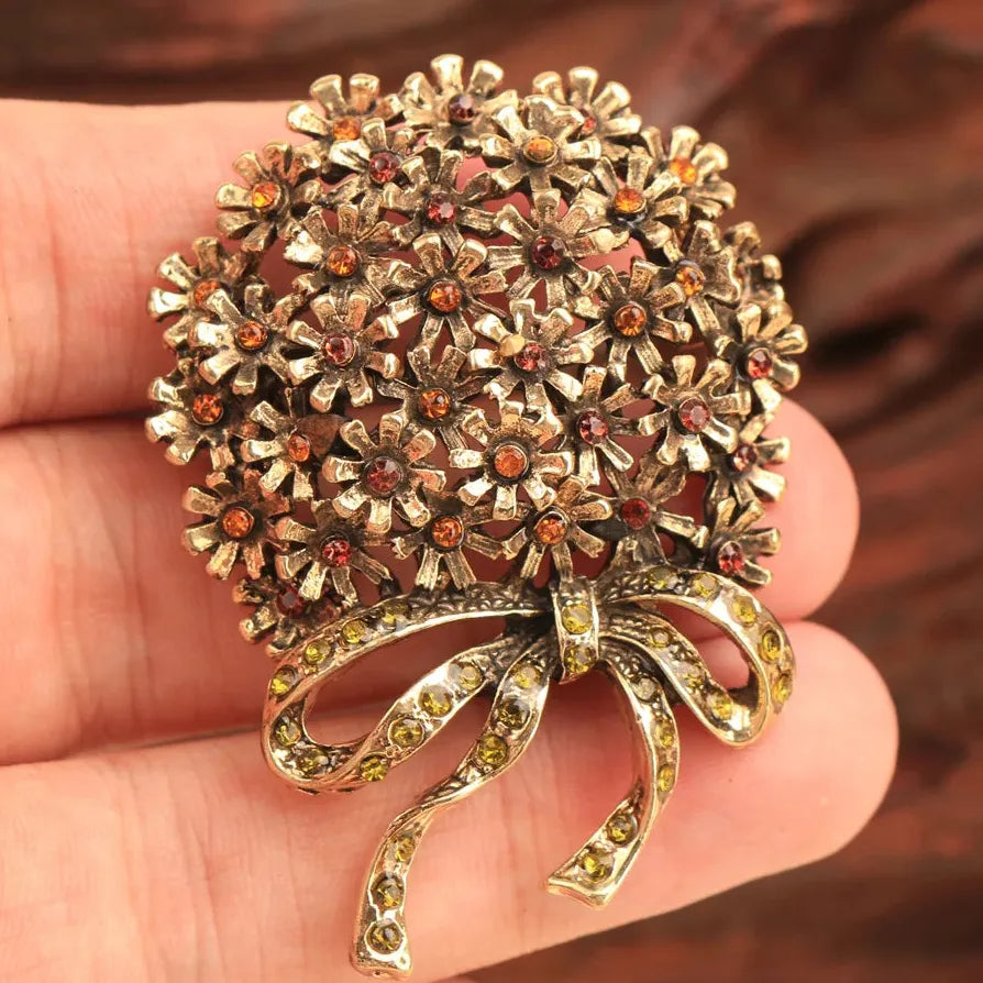 Classic Floral Brooch Wedding Gift for Men & Women Elegant Style