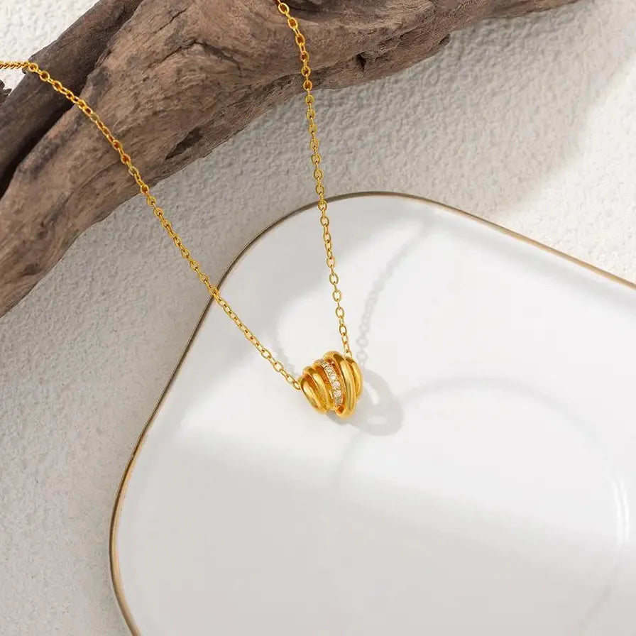 Classic Tiny Polycyclic Multi-Ring Pendant Necklace for Women Stainless Steel Gold Choker