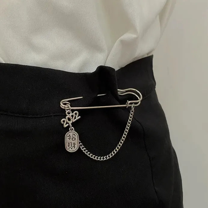 Korean Style Zinc Alloy Metal Butterfly Chain Brooch Pin for Men Women