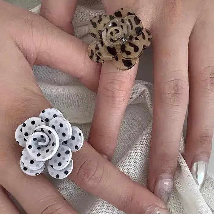 Retro Acrylic 3D Flower Rings for Women Black Polka Dot Leopard Print Gift Jewelry