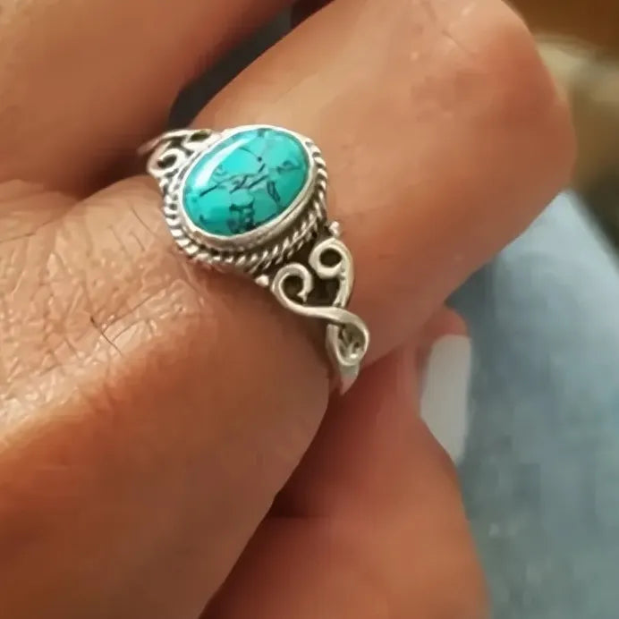 Vintage Style Zinc Alloy Acrylic Geometric Party Rings for Women