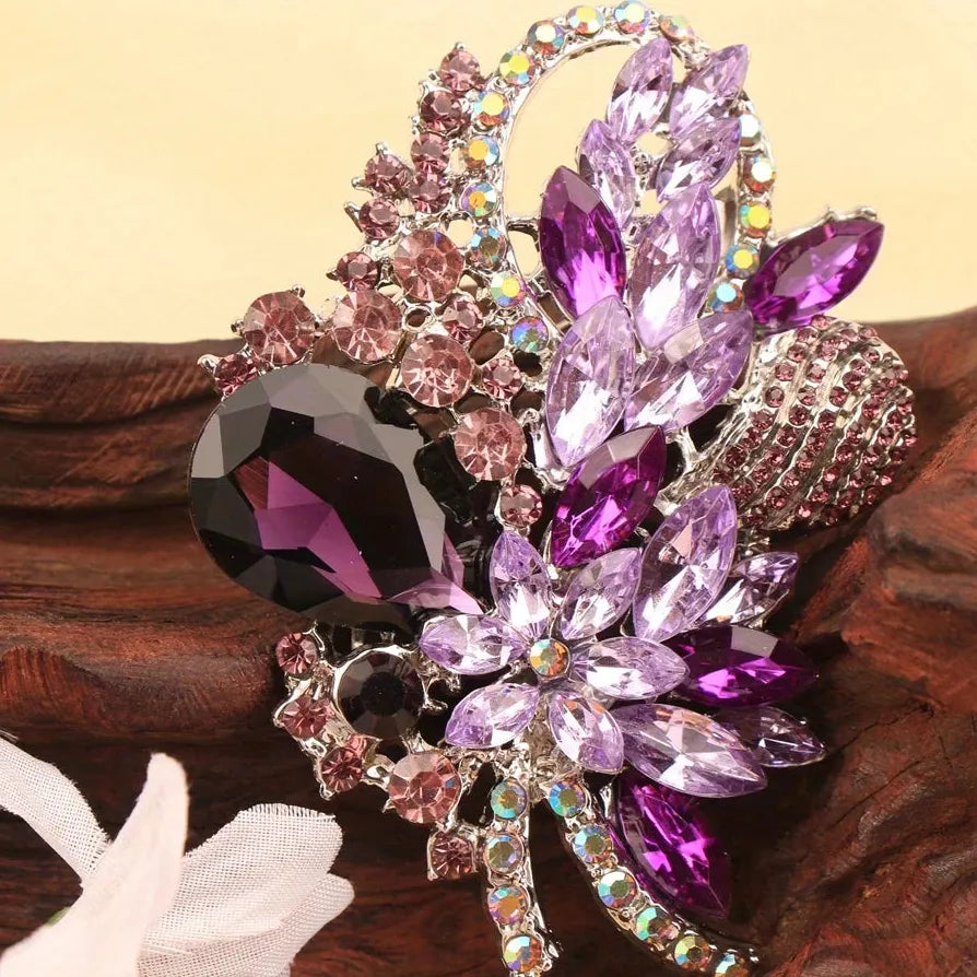 Classic Floral Brooch Wedding Gift for Men & Women Elegant Accessory