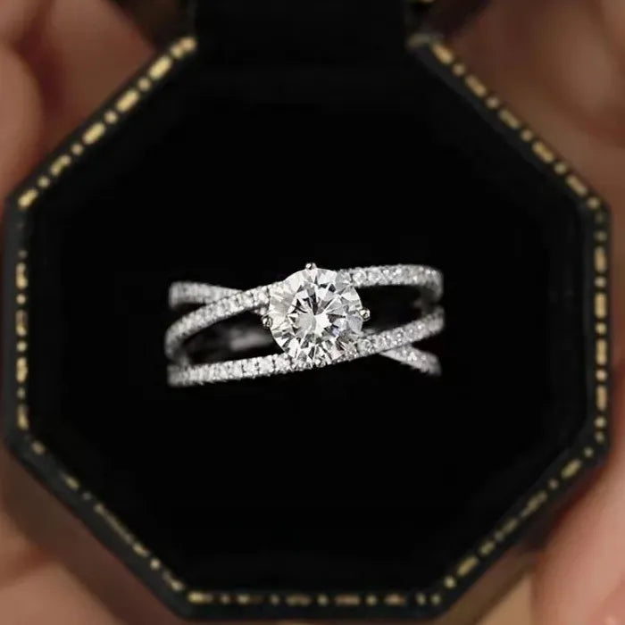 Luxury Silver Zinc Alloy Cushion Engagement Wedding Ring for Women with CZ Stones