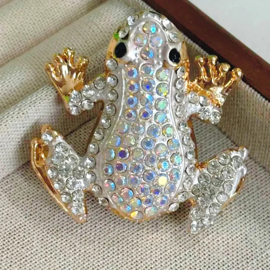 Luxury Frog Brooch Pin Classic Style Jewelry Gift for Men & Women