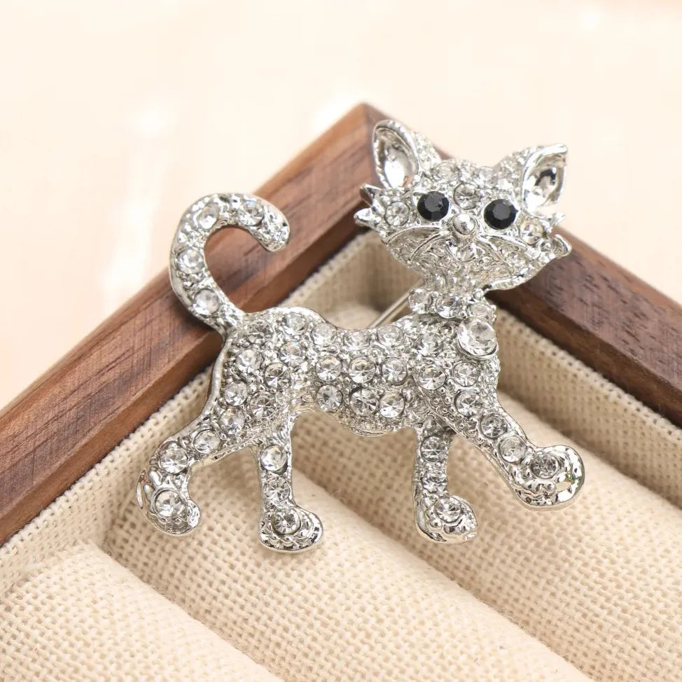 Classic Cat Brooch for Men & Women Wedding Gift Elegant Accessory