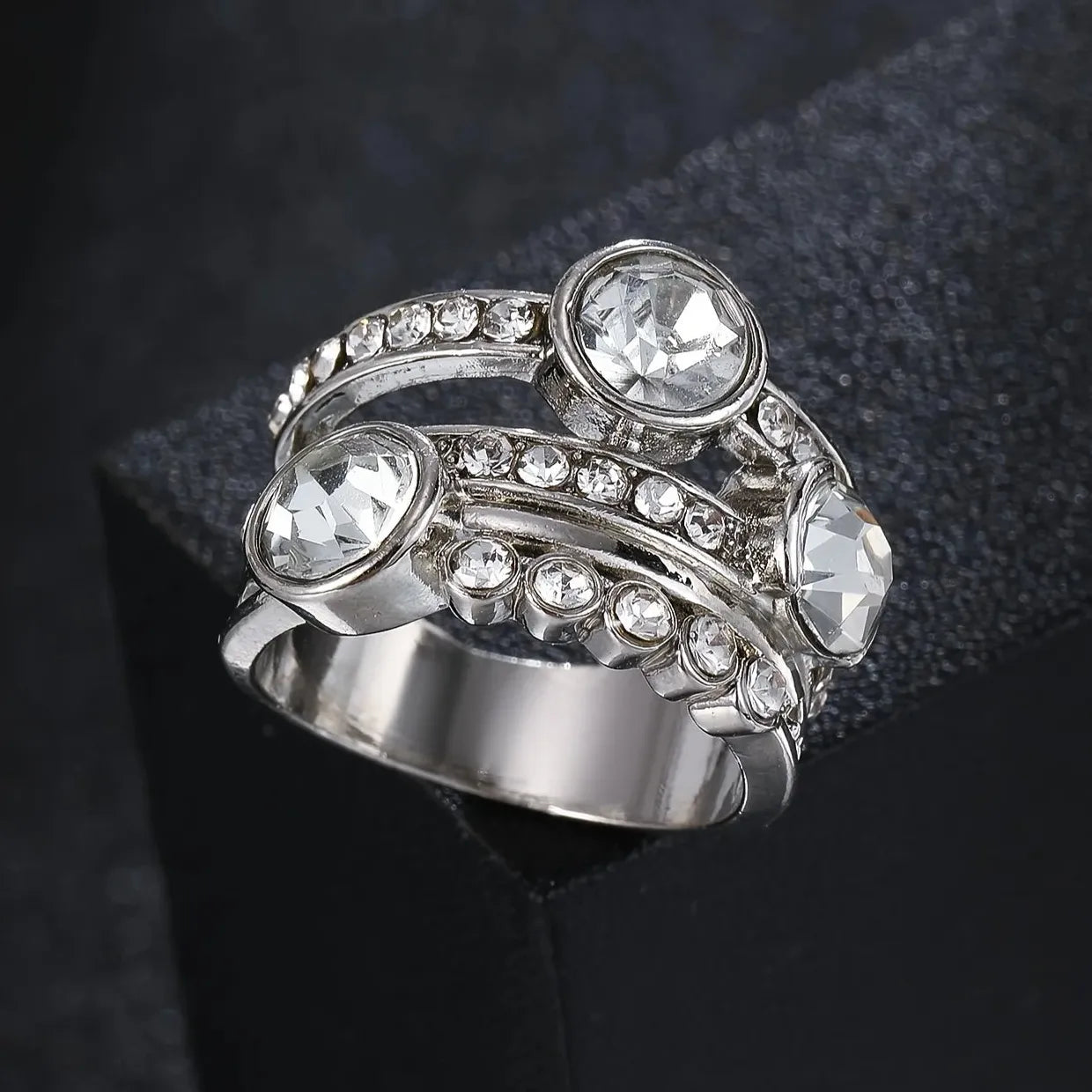 Fashion Creative Boho Zinc Alloy Ring with Gemstone for Women Daily Wear Gift