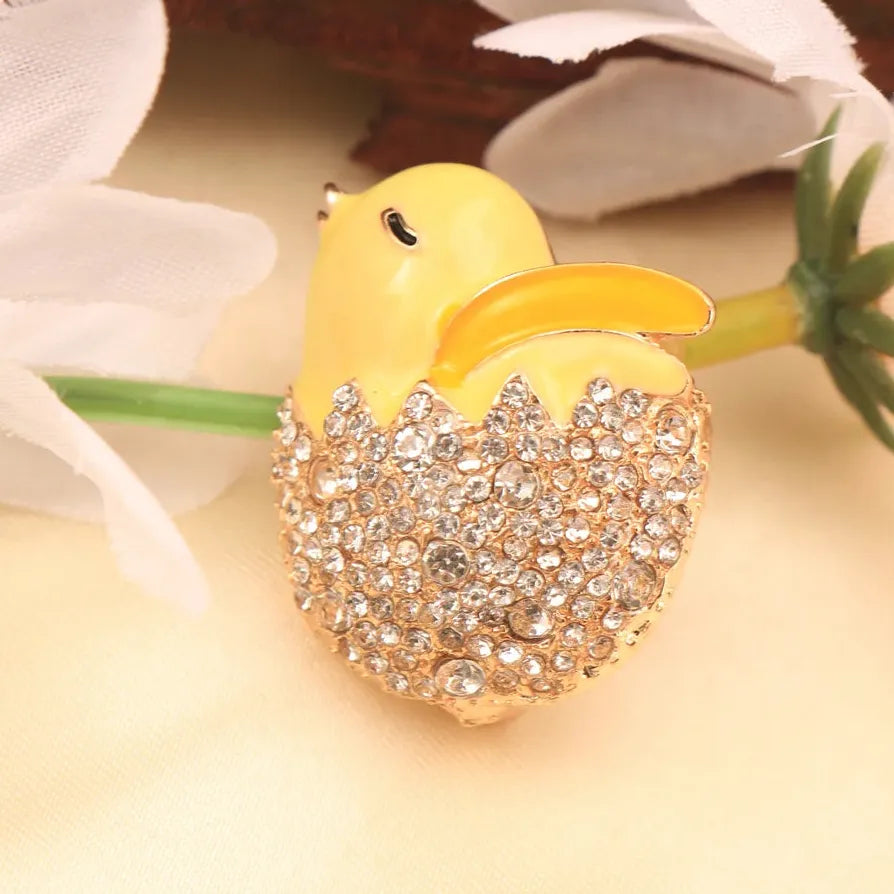 Luxury Classic Brooch for Men & Women Elegant Gift Accessory