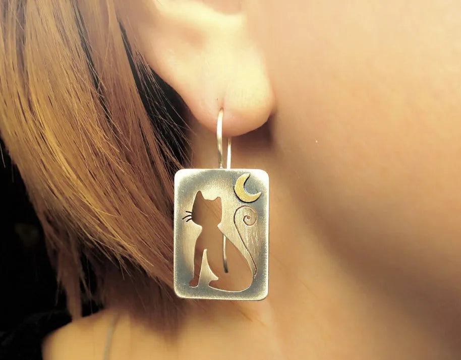 Cute Cat Metal Drop Earrings for Women Playful Pet Jewelry Holiday Gift