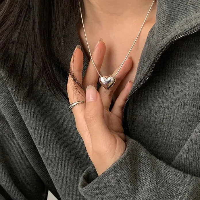 Simple Hollow Love Heart Pendant Necklace Geometric Chain for Women Jewelry