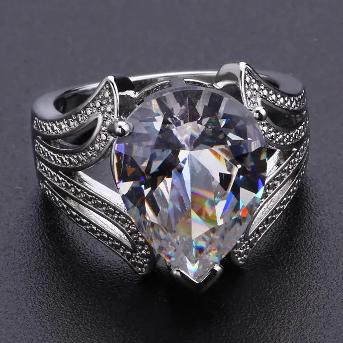 Luxury Women’s Wedding Band Promise Ring Zinc Alloy Triangle Cubic Zirconia