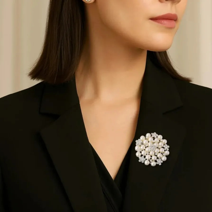 Luxury Openwork Floral Classic Brooch Gift for Women & Men