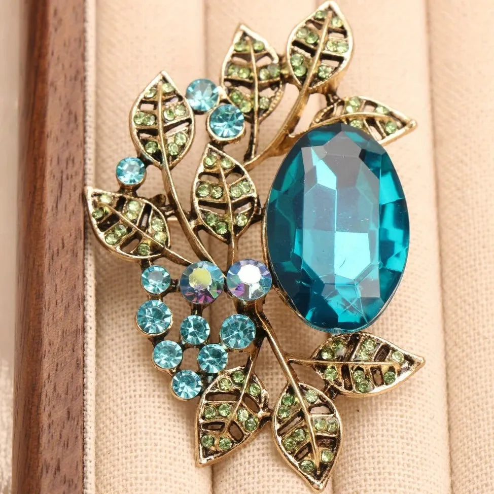 Luxury Floral Brooch Pins for Men & Women Classic Gift Accessory