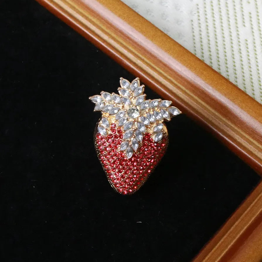 Luxury Strawberry Brooch Elegant Classic Jewelry Gift for Men Women