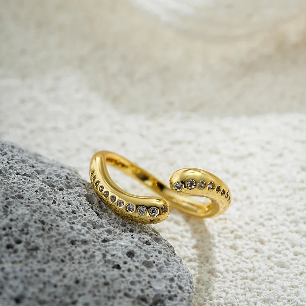 Minimalist Twisted Circle Ring Gold Plated Stainless Steel Cubic Zirconia Jewelry