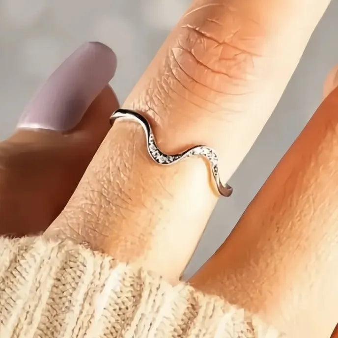 Women’s Brass Ring with Wave Geometric Design Inlaid Shining Cubic Zirconia Jewelry for Party & Daily Wear