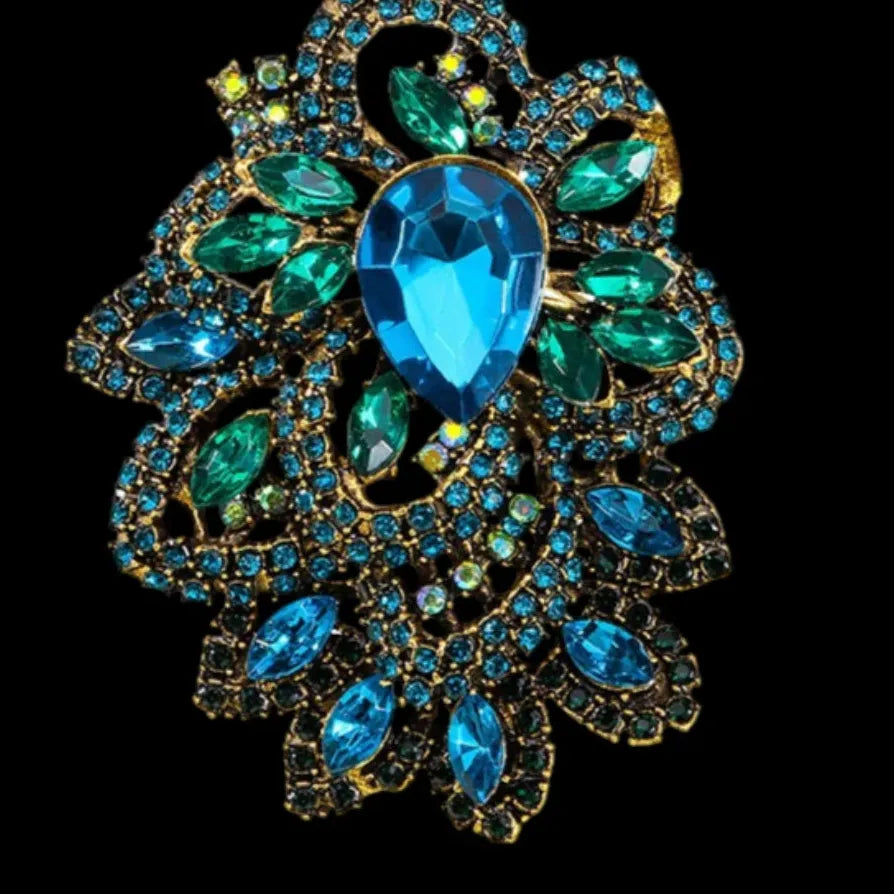 Floral Openwork Classic Brooch Wedding Gift for Women and Men