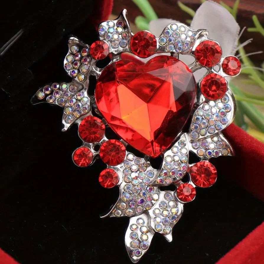 Classic Openwork Heart Brooch for Women Wedding Gift Elegant Accessory