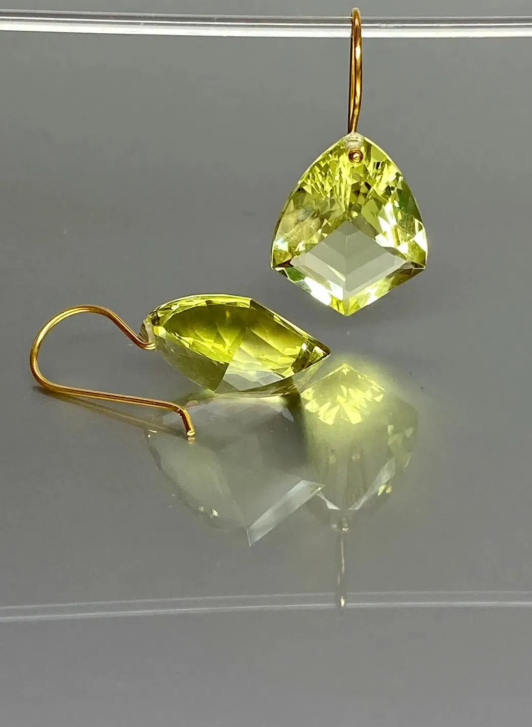 Golden Water Drop Earrings for Women Simple Exquisite Zinc Alloy Jewelry