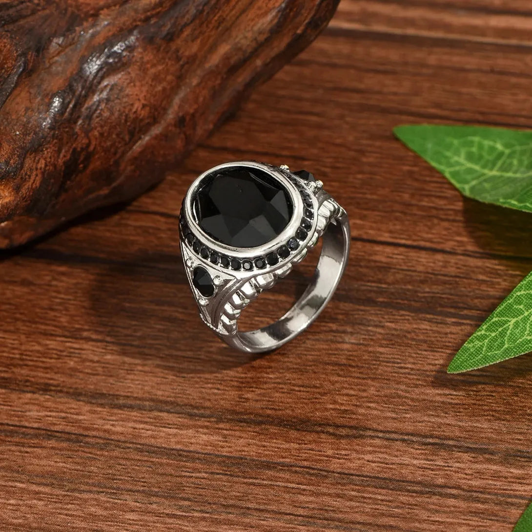 Vintage Men's Zinc Alloy Ring Inlaid with Black Gem for Banquet Business Jewelry