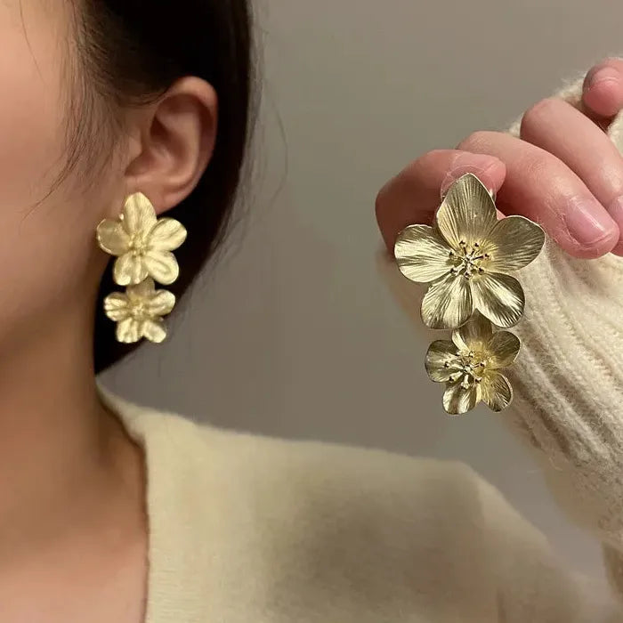 Vintage Gold Metal Flower Drop Earrings Stylish Statement Jewelry for Women