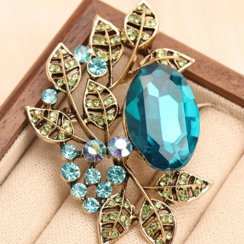 Luxury Floral Brooch Pins for Men & Women Classic Gift Accessory