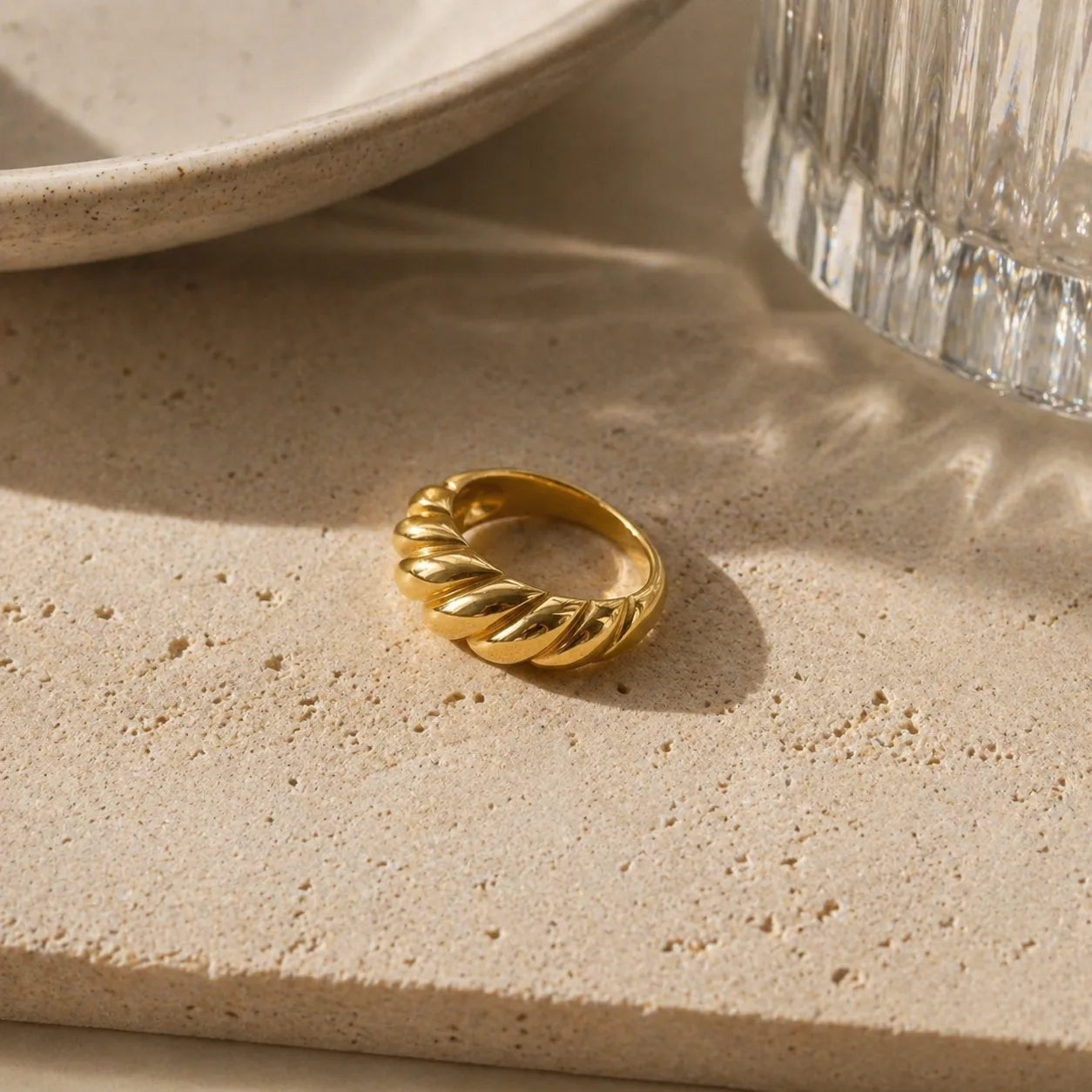 Vintage Gold Plated Twisted Croissant Zinc Alloy Chunky Ring for Women Lightweight Jewelry