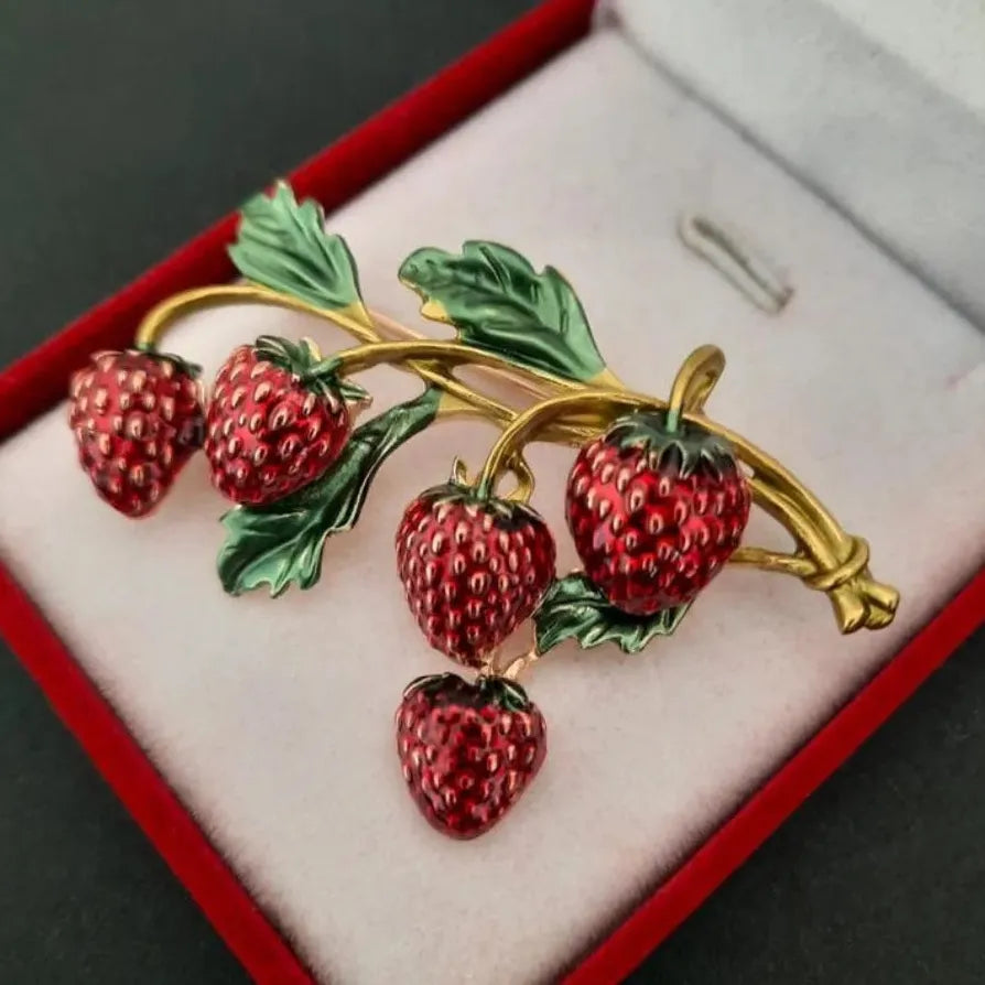 Luxury Strawberry Classic Brooch Gift for Men & Women Elegant Style