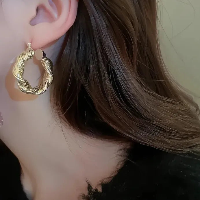 Modern Geometric Gold Hoop Earrings for Women Stylish Daily Jewelry