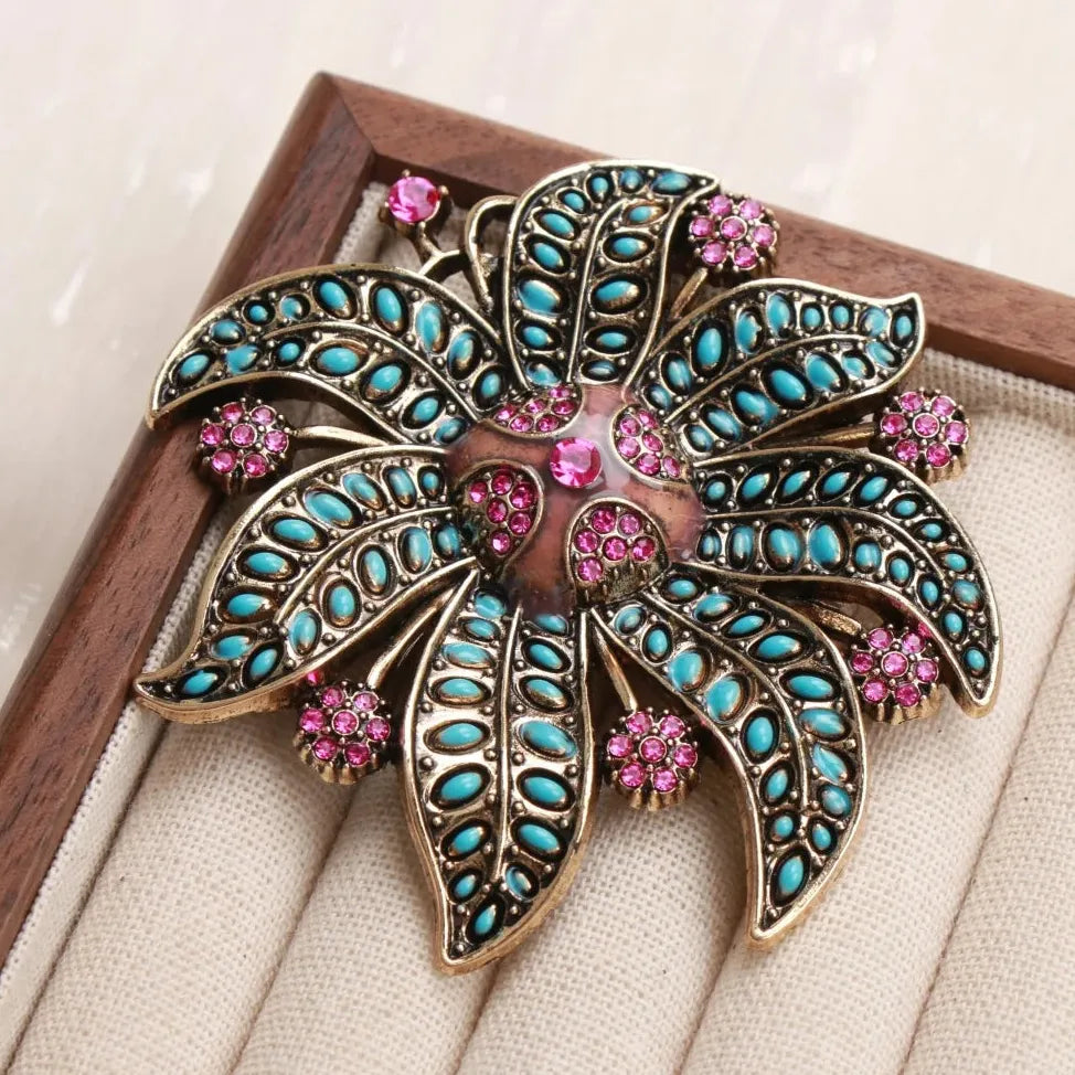 Classic Floral Brooch for Men and Women Wedding Gift Accessory