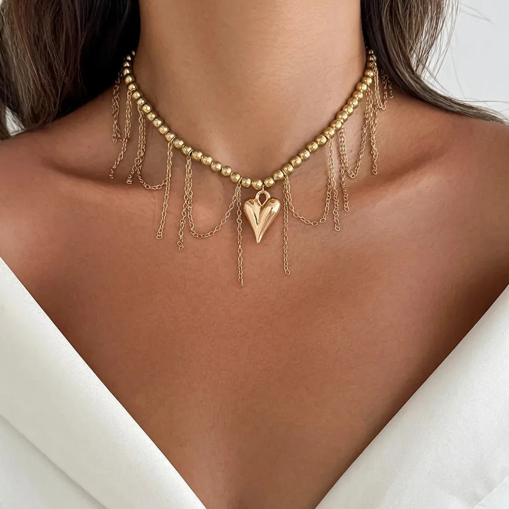 18k Gold Plated Copper Alloy Heart Pendant Choker Necklace for Women Stylish