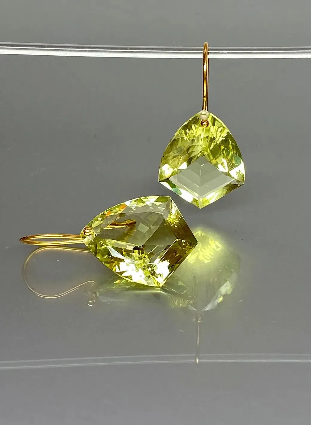 Golden Water Drop Earrings for Women Simple Exquisite Zinc Alloy Jewelry