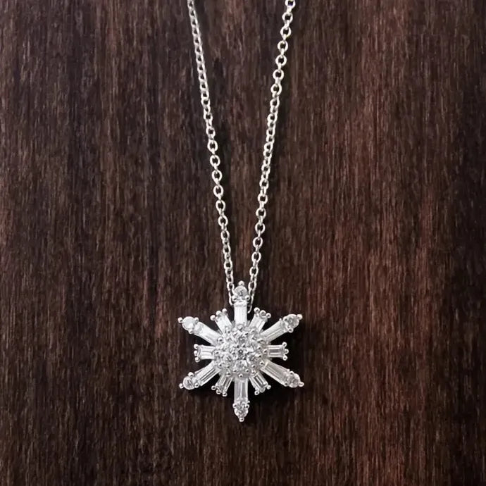 Snowflake Cubic Zirconia Pendant Necklace Copper Alloy Engagement Jewelry