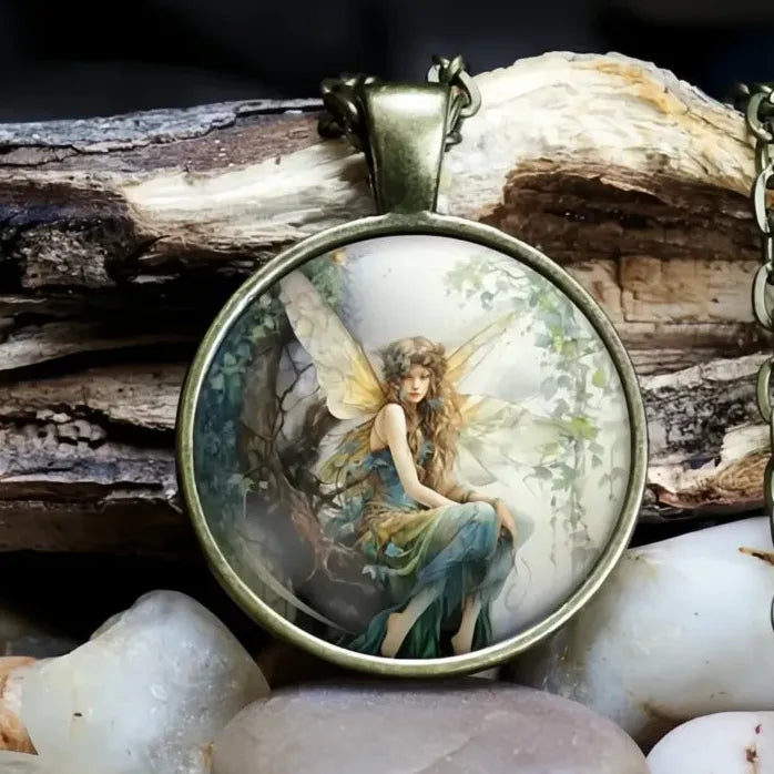 Vintage Round Butterfly Fairy Glass Dome Pendant Necklace Gift Zinc Alloy