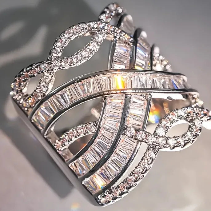 Women’s Brass Geometric Cubic Zirconia Cocktail Ring Luxury Party Gift